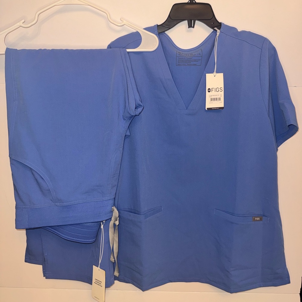 FIGS Women's Scrub Set in Periwinkle Blue